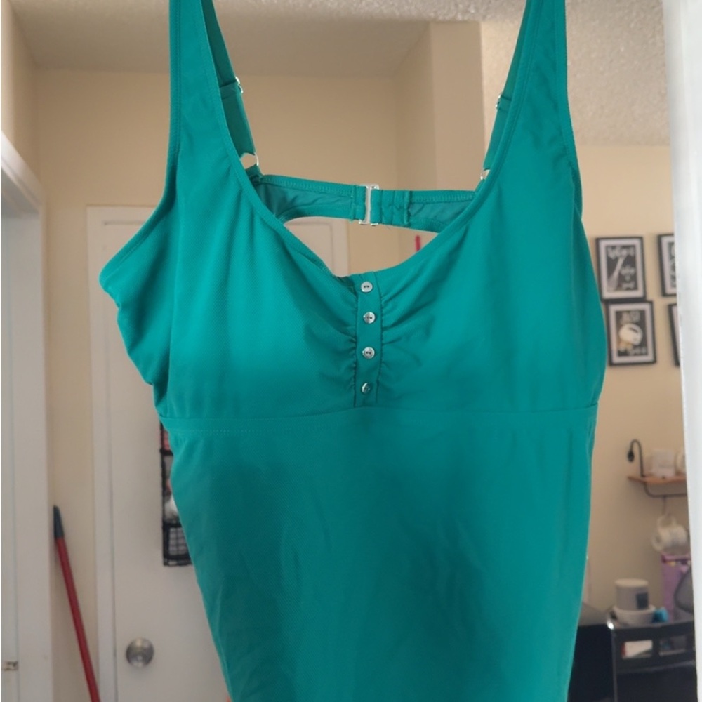 Time and Tru Green Fitted Sleeveless Tank Top Swimwear